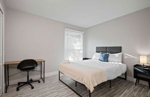 Cozy Stay Modern Comfort in the City - Foto 9