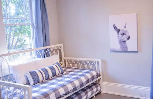 Modern & Centrally Located Stay at Calypso Dreams - Foto 61