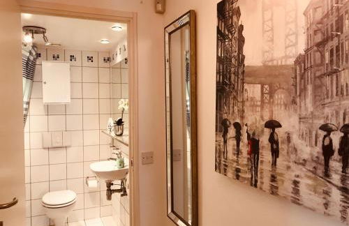 2 bed GF Docklands Apartment - Free Parking for 1 car - Foto 10