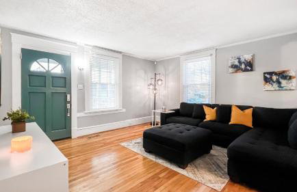 Homey Lodge - Cozy home / Walk to Revolution Mill / Near Downtown / Perfect for groups and family / Free parking - Foto 15