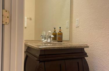 Spacious Family Fun Near Disney, Water Slide, Pool - Foto 8