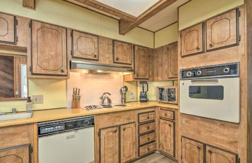 Hatch Retreat with Deck, Grill and Creek Access! - Photo 8