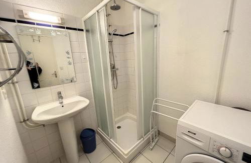 Charmante maison à 150m de la plage, 2 chambres, jardinet, proche Jullouville et St Pair-sur-Mer - FR-1-361-33 - Photo 12