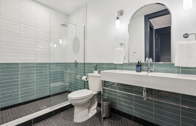 Roami at 714 Canal - Photo 64