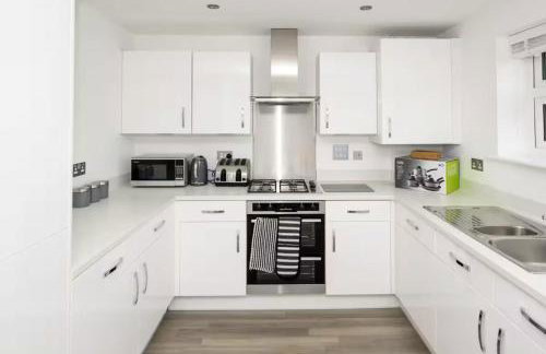 Cosy 5 Bedroom House With Parking - Foto 3