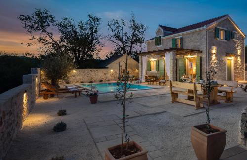 Villa Cavalleria Rusticana with heated pool and vineyard - Photo 6