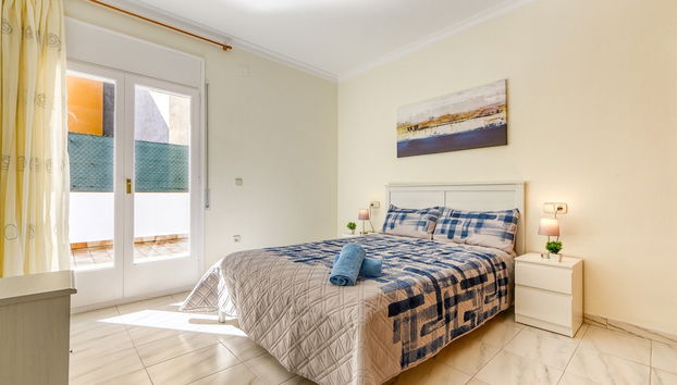 House in Roses Near Platja de Roses Beach - Foto 4, Habitación