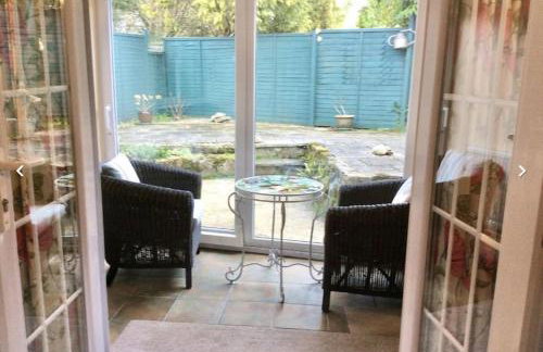 Lovely Cornish cottage in small village setting - Photo 13