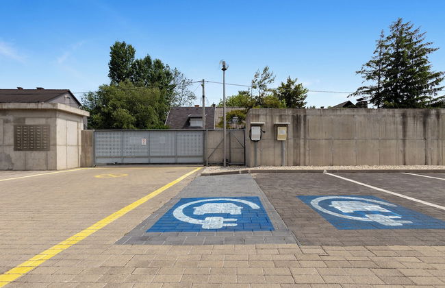 Lake Side Luxury – Steps to the Lake Lela - Foto 26