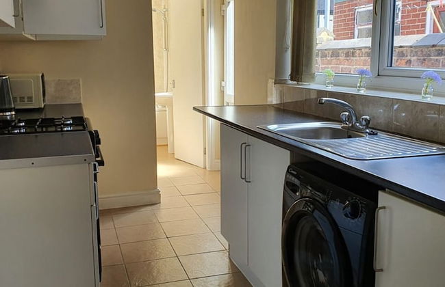 Spacious House in Stoke - Photo 16