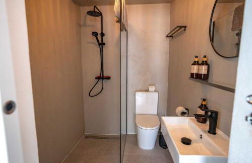 Modern Old Town House with Sunny Terrace - Photo 13