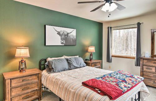 Alaskan Mountain Gem with Private Hot Tub and Gym! - Foto 13