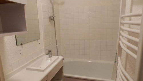 Appartement 2 pièces cabine au pied des pistes avec balcon et casier à skis - FR-1-557A-10 - Foto 2