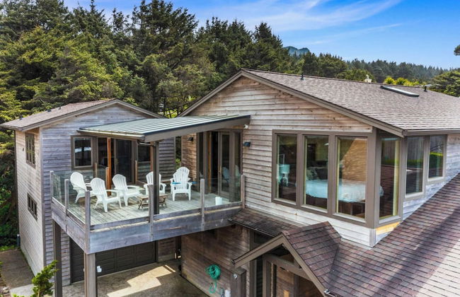 The Castle Rock Estate by Avantstay Steps From Arch Cape Beach w/ Hot Tub & Sauna - Foto 2