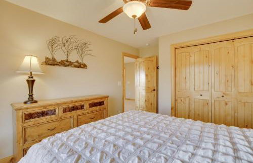 Hot Tub and Golf Course Views Luxe Sturgis Home! - Foto 25