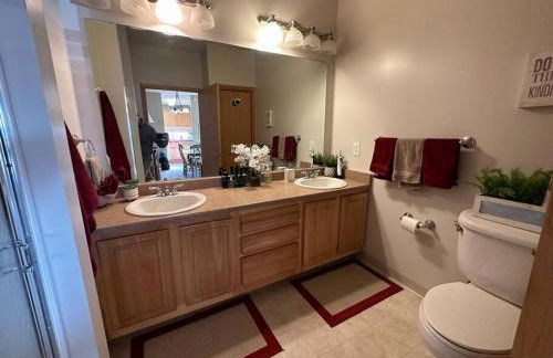 BEAUTIFUL COZY CONDO with POOLS/GYM-SELF CHECK-IN - Foto 14