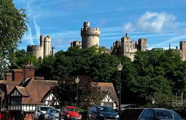 Quirky 1 bedroom barn on the river in Arundel - Foto 2