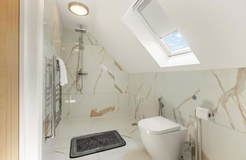 New! Trendy 5BR with Garden and Parking near Wimbledon - Foto 36