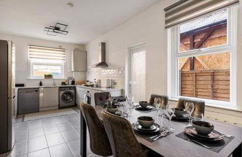 Modern 4 Bedroom House In Woodgreen - Foto 29