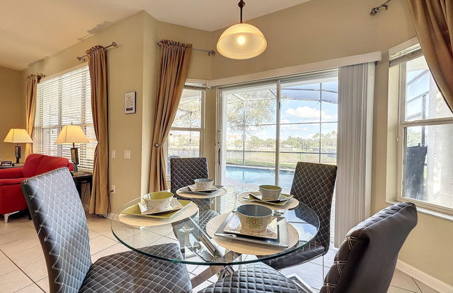 This Amazing 6 Bedroom Property With a Lake View - Foto 6