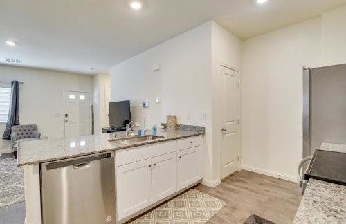 Inviting Henderson Townhome with Community Pool! - Foto 9