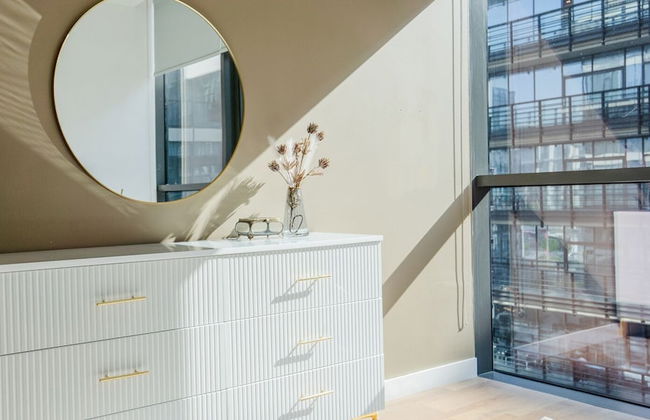 Aya - Sophisticated 1BR Apartment in CityWalk with Views - Photo 9