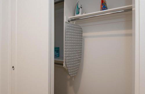 Chic 3-bed Apt with Pool & Hot Tub in Heart of DTLA - Foto 16