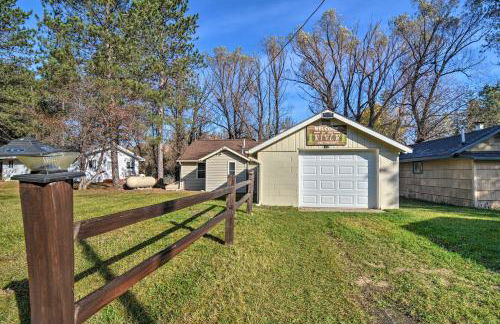 Riverfront Grayling Retreat with Fire Pit and Dock! - Foto 31