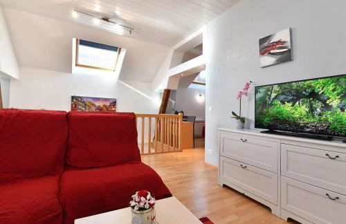 Gîte convivial avec terrasse abritée, 3 chambres, cuisine équipée, espace détente, proche autoroutes et pistes cyclables. - FR-1-744-6 - Foto 7