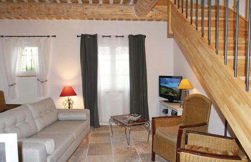 Cozy Home In Pernes Les Fontaines - Photo 2