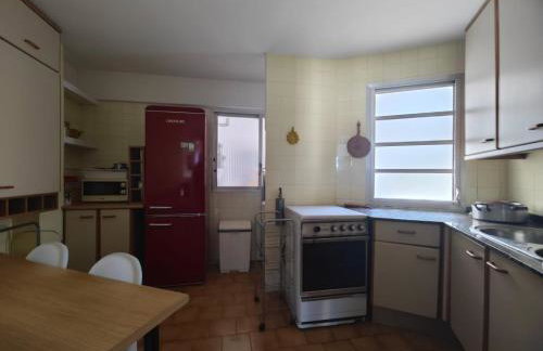 SPACIOUS FLAT WITH SEA VIEWS, FOR 8 PEOPLE WITH 3 BEDROOMS, 2 BATHROOMS and NEXT TO THE BEACH!! - Foto 13