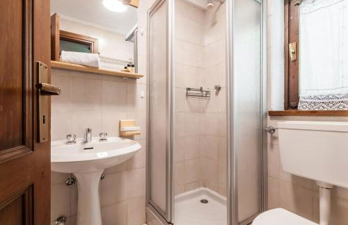 Parcheggio-Camino-8pax - Chalet immerso nella Natura - Foto 13