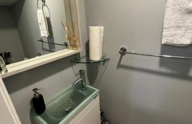 Tuscany 2900 - Classic Italian Style 3BR w Parking near Airport - Foto 21