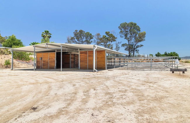 Bear Bridge by Avantstay Hilltop Haven in Temecula w/ Views, Putting Green & Hot Tub - Foto 8