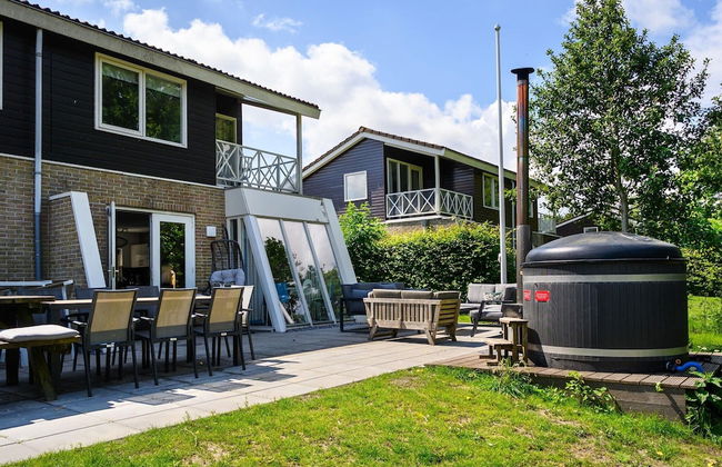 House in Vlagtwedde With Sauna and Hot Tub - Photo 17