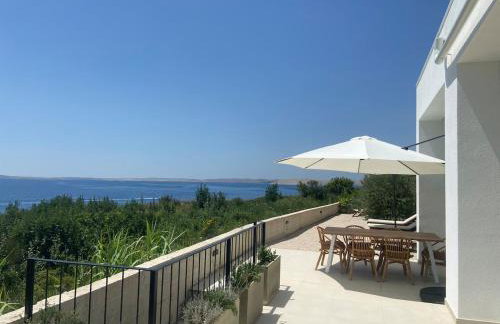 Villa Rocky Beach - Photo 2