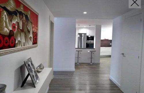 Apartamento totalmente reformado en 1ª linea - Foto 1