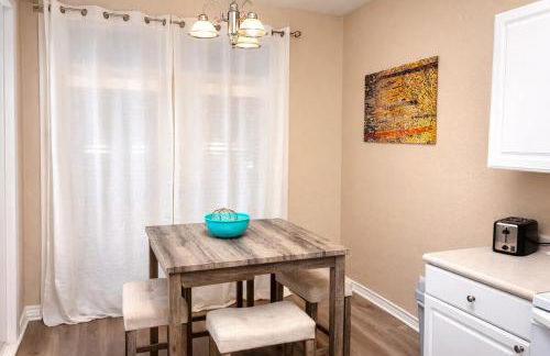 Boutique Condo with Patio Heart of Downtown Memphis Gated Parking - Foto 42
