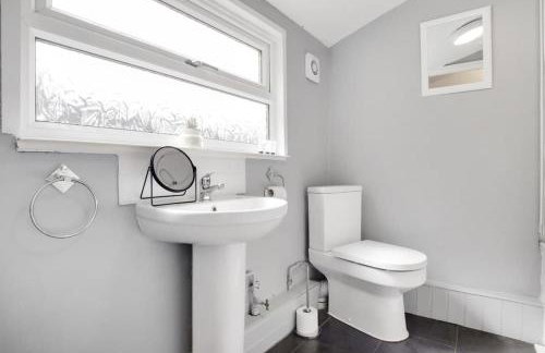 Elegantly 2-Bedroom in Ashington, Sleeps 3 - Photo 20