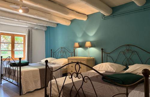 Gite LES SOURCES, 9 pers, 11 couchages - Arlempdes, classé un des plus beaux villages de France - Foto 14