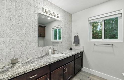 The White House Coveted Triplex Near Lake - Foto 38