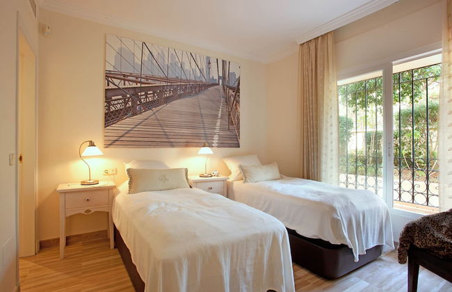 Charming Apartment With Pool - Photo 2