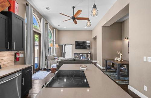 Stylish Church Conversion Walk to LoHi - Foto 12