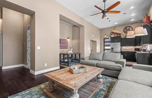 Stylish Church Conversion Walk to LoHi - Foto 16