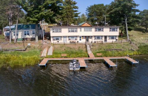 Lakeside Cabins at Wedges Hideaway - Foto 1
