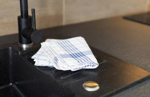 Apartments am Neuen Theater - Parkplatz nach Verfügbarkeit - Altstadt - Küche - Wifi - Powered by Ko-Living - Foto 61