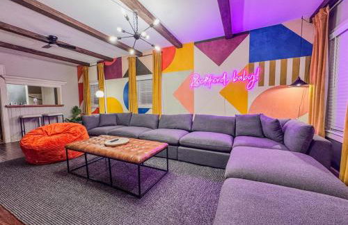 HeartOfRockfrd/NEXPlayground/IndoorHotTub/GameRoom - Foto 1