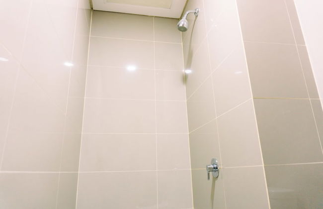 Strategic Studio Apartment At B Residence Near Campus - Foto 6