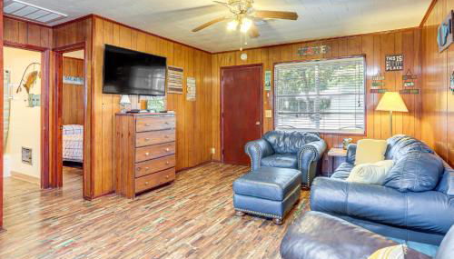 Shared Dock and Yard Greers Ferry Lake Home! - Foto 5