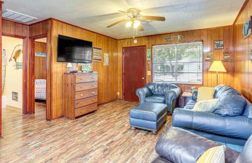 Shared Dock and Yard Greers Ferry Lake Home! - Foto 5